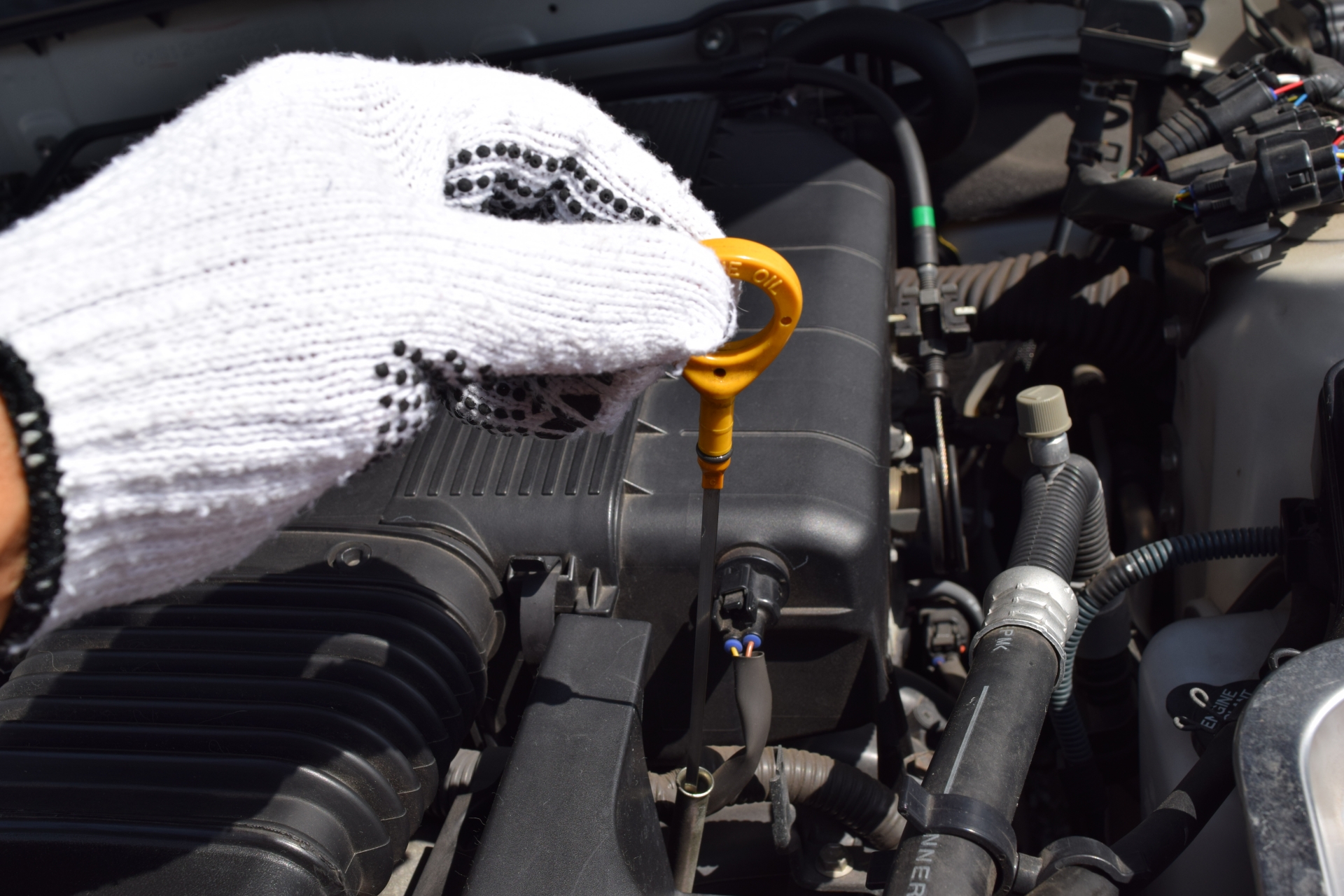 青梅市中古車販売・サービスの様子